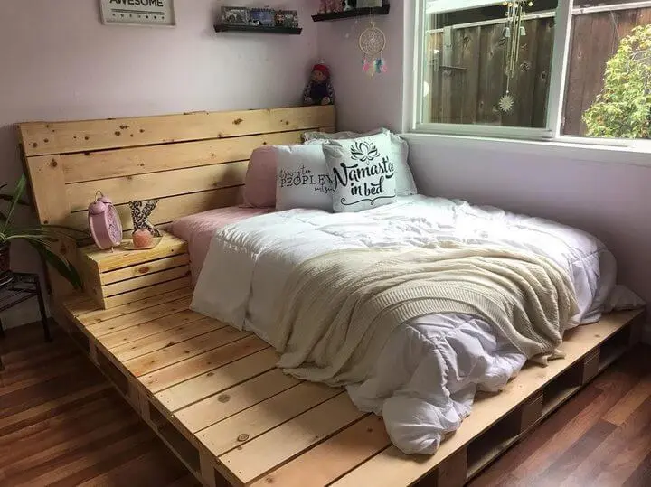 Giường ngủ Pallet gỗ thông  