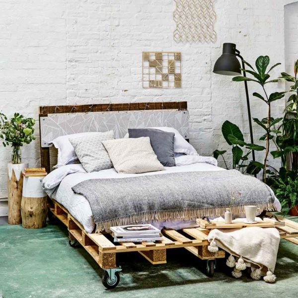 Giường ngủ Pallet gỗ thông