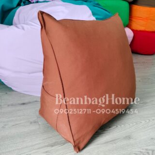 Gối tựa lưng tam giác 45x20x50cm – màu đỏ gạch Gối tựa đầu beanbaghome.com