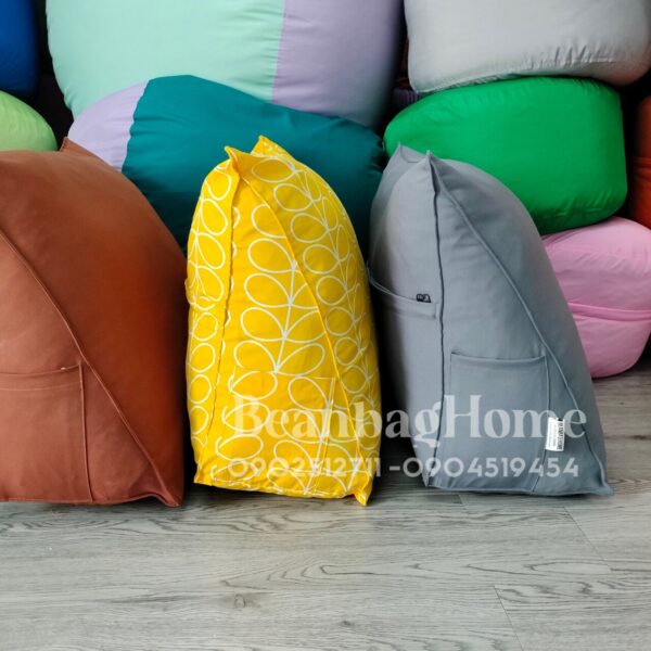 Gối tựa lưng tam giác 45x20x50cm – màu vàng hoạ tiết Gối sofa beanbaghome.com 3